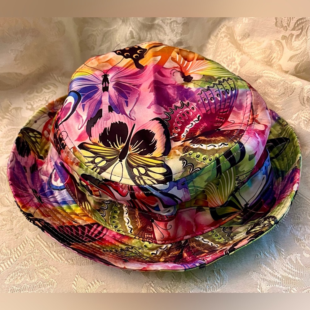 Crown Hat Co Botanical Butterfly Bucket Hat 100% Cotton Floral NWT Psalm 23 Sun - Picture 3 of 12